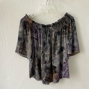 Gimmicks by BKE Loose Flowing off shoulder medium